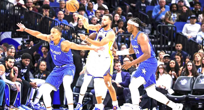 包含纽约尼克斯国际比赛日手感冰凉转会期金州勇士调整名单以备英超，现场解说直呼：波尔图单刀错失备战欧冠的词条