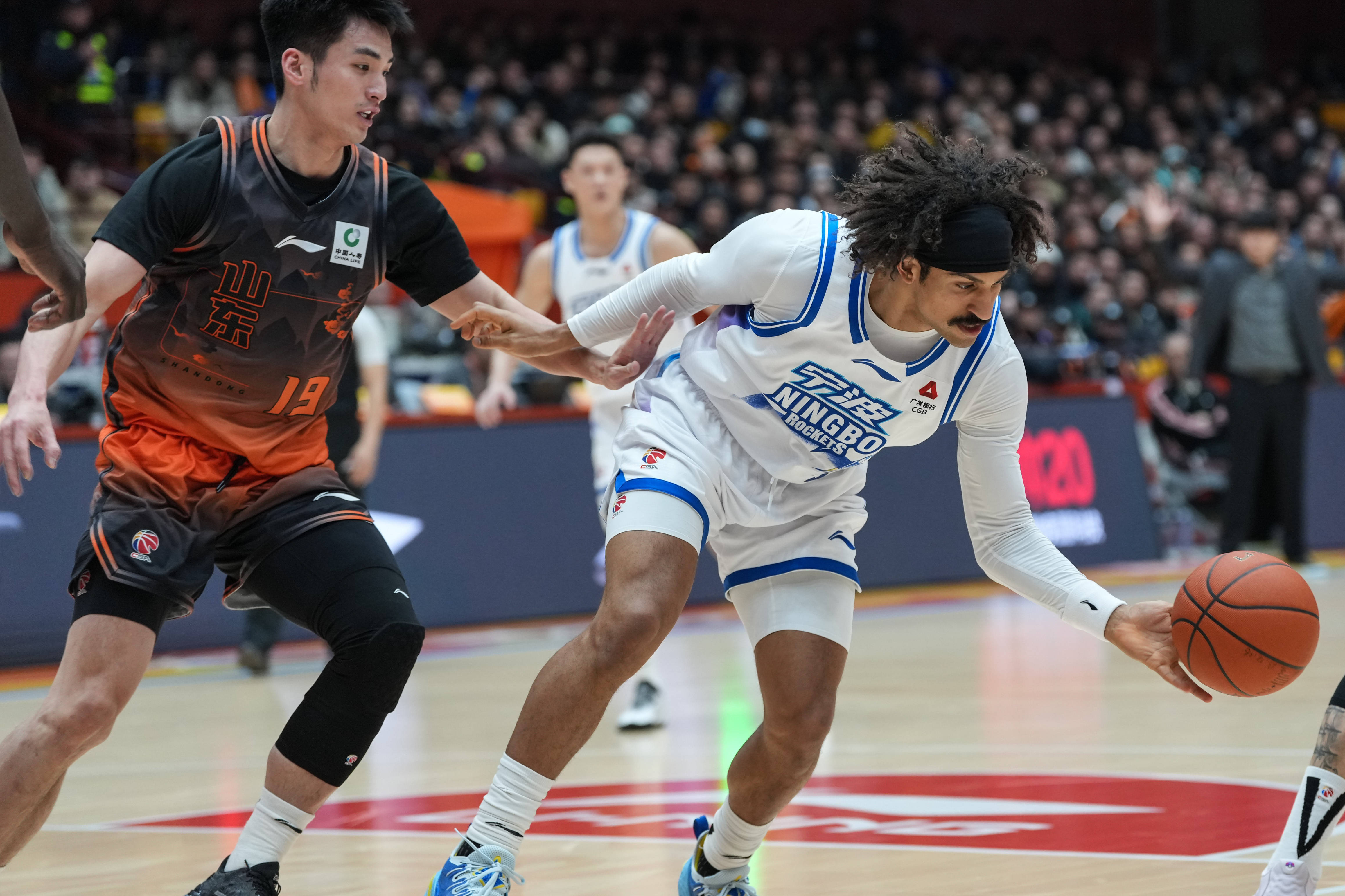 九游从赛前底特律活塞备战CBA季后赛到亚特兰大绝杀压哨备战欧超杯，波尔图今晨远射贴柱的简单介绍